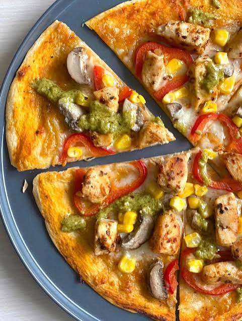 Tavuklu Pizza